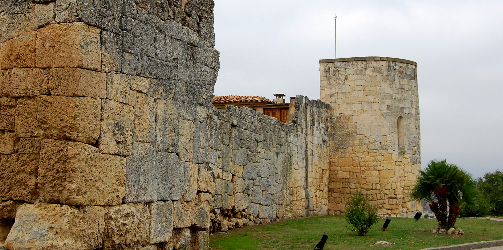El castell d'Olèrdola